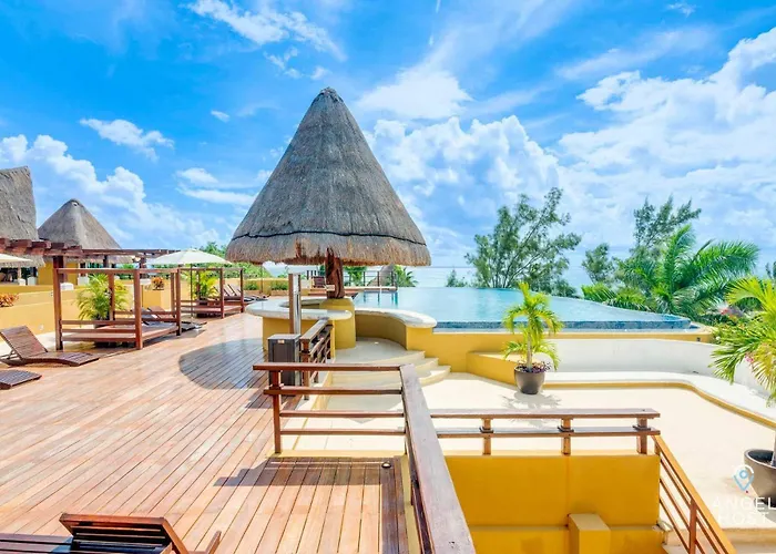 Penthouse W Private Terrace & Rooftop Pool Appartamento *